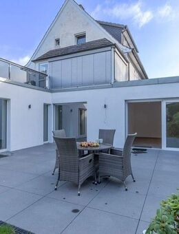 Erstbezug nach Kernsanierung! 3,5-Zimmer-Wohnung mit ca. 132 m², großer Terrasse, Garten und Garage - Hagen (Stadt der FernUniversität)