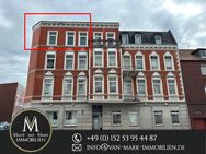 grosse Dachgeschosswohnung mit 4 geräumigen Zimmern, Küche, Bad und Balkon - Wilhelmshaven