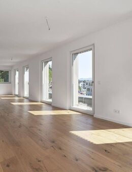 Bezaubernde 4 -Zimmer-Attika-Wohnung mit Aufzug und Tiefgaragen-Stellplatz in 79211 Denzlingen - Denzlingen