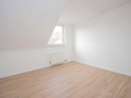 Sanierte Dachgeschosswohnung mit Balkon in Mönchengladbach-Lürrip - Mönchengladbach
