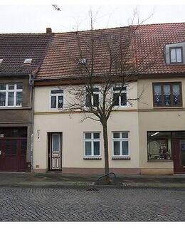 Entkerntes Stadthaus mit Baugenehmigung für 3 Wohnungen in Hafennähe zu verkaufen - Wismar