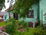Wohnen im außergewöhnlichen und liebevoll eingerichteten Mehrfamilienhaus - Fußgönheim