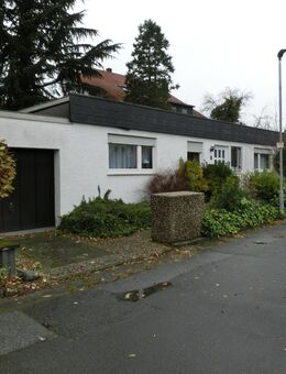 Toplage in Seeheim-Jugenheim! **Klassischer Flachdach-Bungalow mit Garten** - Seeheim-Jugenheim