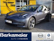 Tesla Model 3, Long Range AWD, Jahr 2022 - Saerbeck (NRW-Klimakommune)