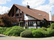 **SCHICKE 3,5 Zimmer Mietwohnung inkl. EBK, Kaminofen, Garage** - Bad Dürrheim