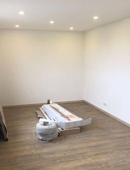 modernisierte 2-Zimmer Wohnung im 2. OG mit EBK, KFZ-Stellplatz und Kellerabteil - Ansbach