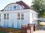 4 Zimmer EG-Wohnung mit Kamin, Terrasse und 104m² Souterrain, Hausgeld: 345,00€ monatlich - Berlin