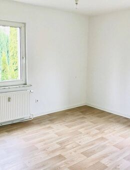 AB JULI: Geräumige 3-Zimmer Erdgeschosswohnung mit Tageslichtduschbad! - Bad Gandersheim