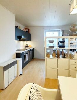 2,5-Zimmer-Wohnung mit Wohnküche und Balkon mitten in Pasing - München