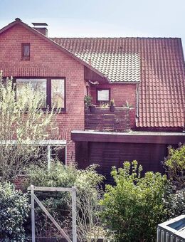 Vollvermietetes Zweifamilienhaus in Lüneburg-Moorfeld - Lüneburg