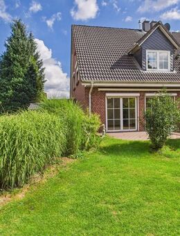 Familienidyll: Moderne Doppelhaushälfte mit Garten & Kamin in Toplage - Kummerfeld