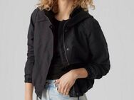 Vero Moda Parka VMZOA SS23 SHORT PARKA mit Kapuze