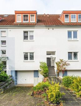 Vermietete Erdgeschosswohnung mit Terrasse und Garage in ruhiger Lage! - Köln