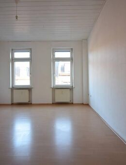 Studenten aufgepasst! Helle, WG-taugliche Wohnung sofort frei - Mannheim