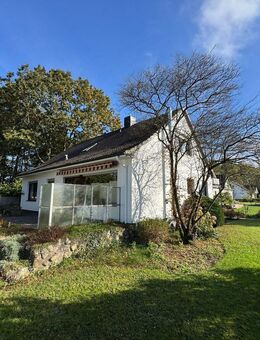 Großzügiges Einfamilienhaus mit Zuverdienstmöglichkeiten in Neumünster - Neumünster