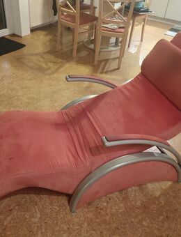 Stylischer roter Sessel mit Liegefunktion - Dürmentingen