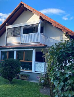 Großzügiges Zweifamilienhaus - Neuenburg (Rhein)