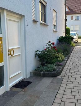 Charmante Dachgeschosswohnung in Niederstetten | Balkon | Möbliert - Niederstetten