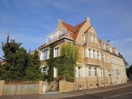 Charmante Altbauwohnung an der Peißnitzinsel mit Loggia und PKW Stellplatz - Halle (Saale)