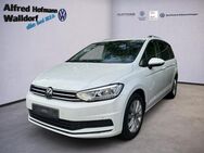 VW Touran, 1.5 TSI Move, Jahr 2023 - Walldorf (Baden-Württemberg)