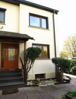 Gepflegtes Einfamilienhaus mit großem Wintergarten - Kirchheim (Teck)