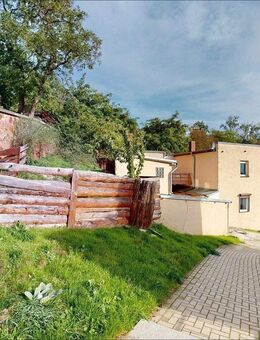 Provisionsfrei: Ruhig gelegenes Einfamilienhaus in Morl - klein, kompakt & mit Hanglage - Petersberg (Sachsen-Anhalt)