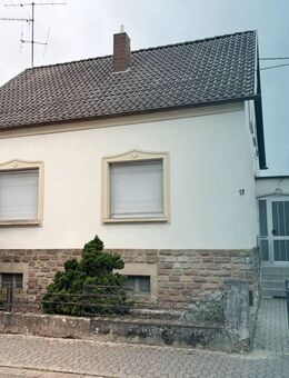 Gemütliches Familiendomizil mit EINBAUKÜCHE, BALKON, großem GARTEN uvm. - Wallerfangen