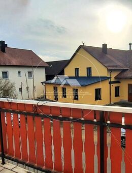 Doppelhaushälfte - Stabil vermietet und renditestark mit 4,6% - Alteglofsheim