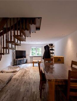 Großes Zweifamilienhaus wartet auf Euch - Saarbrücken