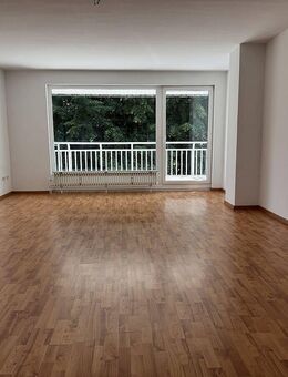 Tolle 2,5-Zimmer-Wohnung in ruhiger Lage mit großem Sonnenbalkon - Großhansdorf
