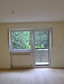 Super gelegene 4-Zimmerwohnung mit sonnigem Südbalkon + kleinem Gartenanteil in Nürnberg-Altenfurt - Nürnberg