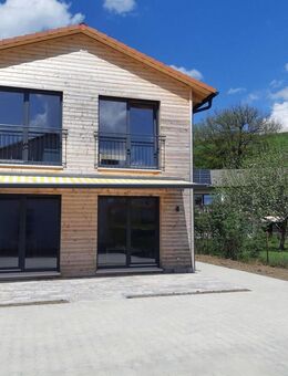 CHIEMGAU - PROVISIONSFREI VON PRIVAT: Modernes Holzhaus (Neubau 2024) auf seltenem Pachtgrundstück - Siegsdorf