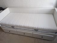 Bett mit Zwei Matraze zu verkaufen - Pforzheim