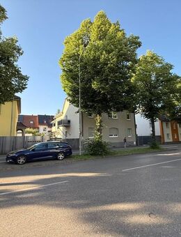 Im Jahr 2020 Komplett sanierte 4-Zimmerwohnung mit einem Balkon und eine Loggia ab sofort frei! - Augsburg