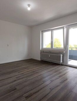 Schöne 1-Zi. Wohnung mit Balkon in Großerlach - Großerlach