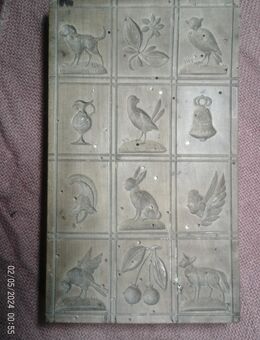 Biedermeier Springerle Model 12 seltene kleine besonders fein ausgeschnitzte Motive aus der Mitte des 19 Jhd massives Birn bzw. helles Nussbaum . - Sternenfels