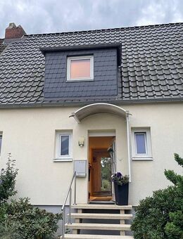 Kleine Doppelhaushälfte m. großem Grundstück im begehrten Stadtteil Lehndorf - Braunschweig