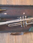 Sehr alte antike verzierte Trompete, Dachbodenfund mit Koffer in 24782