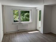 Lichtdurchflutete 2-Zimmer Wohnung mit Balkon mit Blick ins Grüne! - Bielefeld