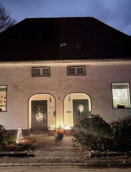 Zwei Doppelhaushälften, freistehend mit Garten. Ideal als Mehrgenerationenimmobilie mit Platzbedarf. - Gelsenkirchen