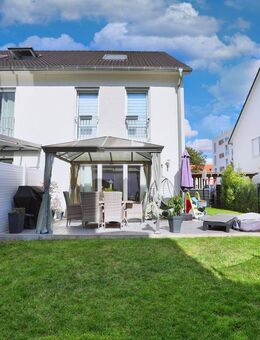 Reihenendhaus in gepflegtem Neubaugebiet - Terrasse, Garten & Carport - Hanau (Brüder-Grimm-Stadt)