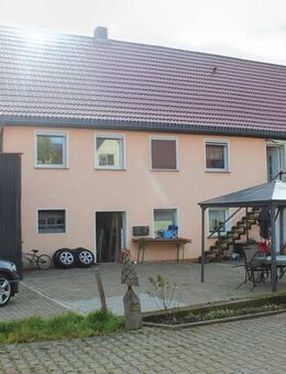 Zweifamilienhaus als Investment: 6?% Rendite und vielseitige Nutzungsmöglichkeit sichern! - Hagenbüchach