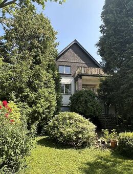 Zweifamilienhaus mit Einliegerwohnung und Traumgarten in Bonn-Ippendorf - Bonn