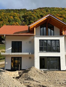 Bergblick: Obergeschosswohnung mit zwei Balkonen in sonniger Lage - Ruhpolding