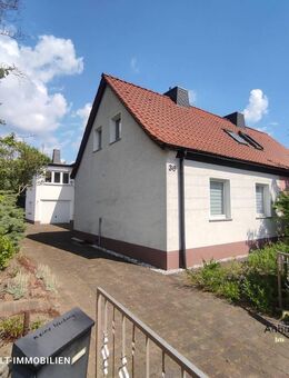 Erfüllen Sie Ihren Wohntraum - einzugsbereites Siedlungshaus mit Garten und Pool - Gräfenhainichen