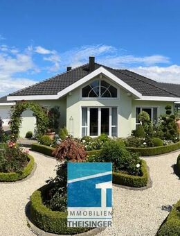 Exklusives Einfamilienhaus mit Einliegerwohnung und Pool zwischen Ingolstadt und Eichstätt!! - Adelschlag