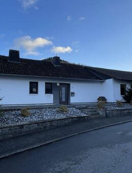 KAUFPREIS REDUZIERT! - Wohnhaus mit Einliegerwohnung in Battenberg (Eder) - Battenberg (Eder)