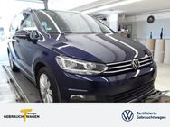 VW Touran, 1.5 TSI MOVE, Jahr 2023 - Duisburg