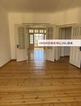 IMMOBERLIN.DE - Toplage im Stadtzentrum! Exzellente Immobilie mit generösem Grundriss, Balkon & Pkw-Stellplatz - Luckenwalde