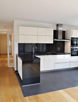 Moderne 5 Zimmerwohnung mit EBK, 2 Loggien, 2 Bädern in D-Derendorf - Düsseldorf